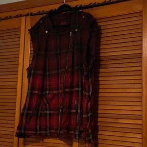 5x Sleeveless red plaid vest from Tripp nyc